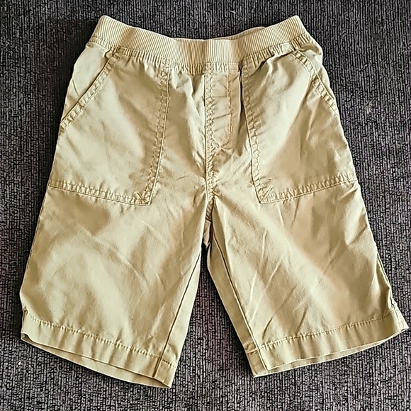 Boys Khaki Shorts NWOT - Picture 1 of 3